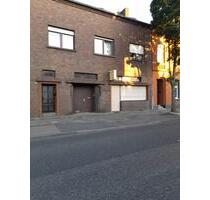 Haus mit Ladenlokal - 1.200,00&nbsp;EUR Kaltmiete, ca.&nbsp; 126,00&nbsp;m&sup2; in Grevenbroich (PLZ: 41515)