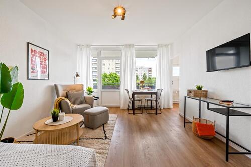 Foto - Löffelfertige 1-Zi.-Wohnung mit Balkon und Stellplatz - voll möbl