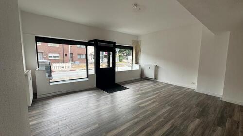 Foto - Ladenfläche mit großem Schaufenster - 70qm zu vermieten
