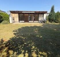 Ebenerdiger Bungalow: 5 Zimmer, Garten – Wohnen & Arbeiten - Wolfsburg Detmerode