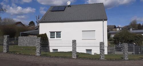 Foto - Traumhaftes Einfamilienhaus mit großem Garten und Keller