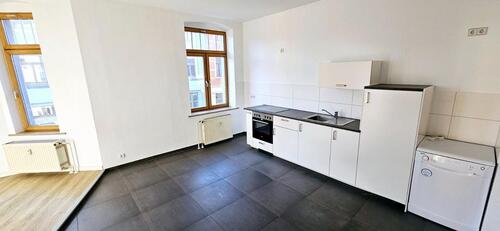 》3 ZI OASE, BALKON, EINBAUKÜCHE, TAGESLICHTBAD !!