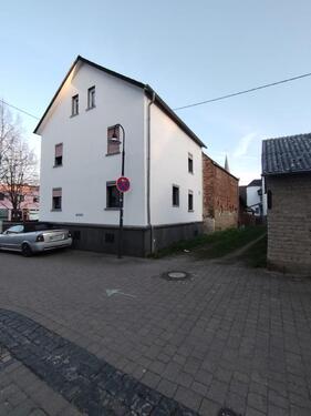 Foto - Einfamilienhaus mit Werkstatt und Hebebühne in Limburg- Offheim