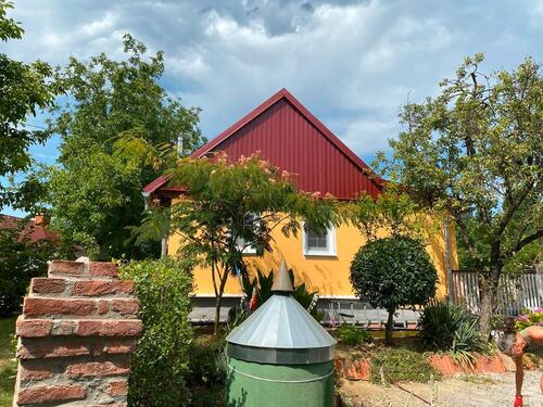 Foto - Landhaus, Resthof, Einfamilienhaus, Haus, Bauernhof, Garten, Wald