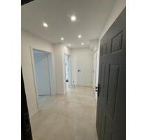 Neu Saniert, 2 Zimmer Wohnung mit Terasse - Augsburg Bärenkeller