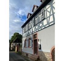 offen gestaltete Erdgeschosswohnung in ehemaligem Weingut - Eltville am Rhein