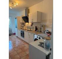 Helle 2 Zimmer Altbauwohnung mit Kaminofen, Balkon & Stellplatz - Herford