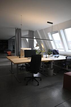 Foto - Bürountermiete - 4 Tische im Architekturbüro (4–6 Monate)