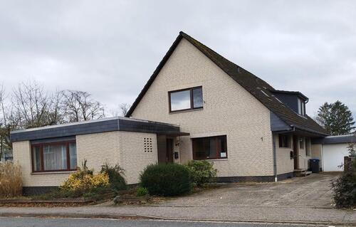 Foto - Wohnhaus in Ehmen mit Garten, Doppelgarage und Anbau