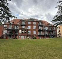 Großzügige 2-Zimmer-Wohnung mit Parkett, Balkon und Seeblick zu mieten! - Schwerin Friedrichsthal