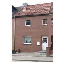 Reihenmittelhaus mit Garten - 175.000,00&nbsp;EUR Kaufpreis, ca.&nbsp; 113,00&nbsp;m&sup2; in Helmstedt (PLZ: 38350)