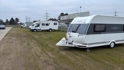 Foto - Stellplatz Wohnmobil Parkplatz caravan