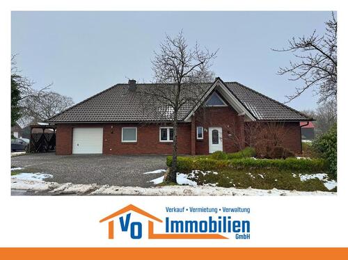 Foto - Wohnen auf einer Ebene: Großzügiger Bungalow mit überdachter Terrasse und Garage in Horsten