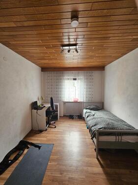 Foto - WG Zimmer ab 01.06.2026 - 300,00&nbsp;EUR Kaltmiete, ca.&nbsp; 90,00&nbsp;m&sup2;