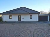 Foto - Stilvolles Wohnen auf einer Ebene: Moderner Bungalow in Meine