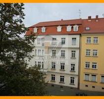 **Ihr neues Zuhause wartet: 4-Raum-Wohnung mit Komfort-Badezimmer und großzügigem Wohnambiente!** - Gera