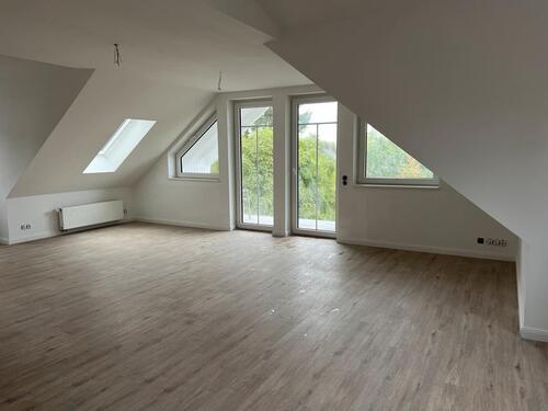 Foto - Traumhafte Dachgeschosswohnung mit Blick ins Grüne– 2,5 Zimmer