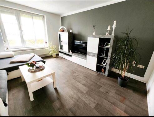 Foto - Geräumige 3 Zimmer Wohnung mit Garage und Gartenanteil