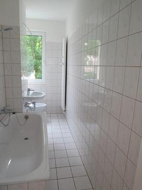 Foto - Küche und Bad mit Fenster - 290,00 EUR Kaltmiete,