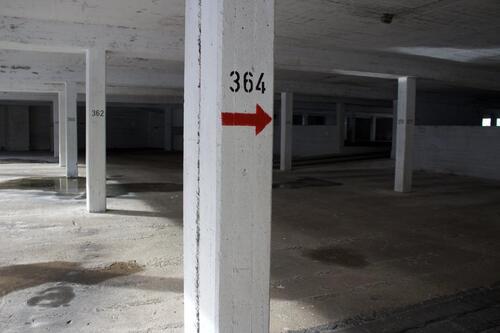 Foto - Hallenstellplatz für Motorrad zu vermieten