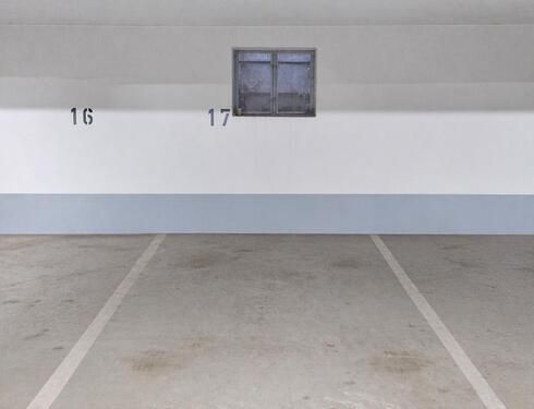 Foto - Tiefgaragenstellplatz zu vermieten – sicher & wettergeschützt