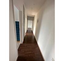 Helle 2 ZKB Wohnung mit Balkon und ggf Küche und Garage - Niestetal