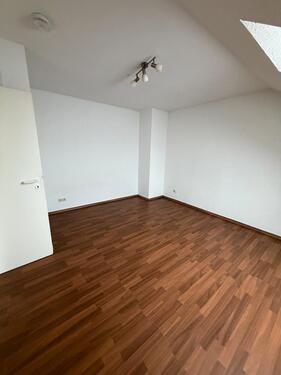 Foto - 1 Zimmer Dachgeschoßwohnung zur Miete in Heide