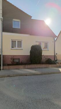 Foto - Charmante Doppelhaushälfte mit großem Grundstück in ruhiger Lage