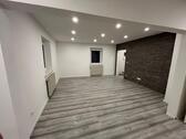 Foto - Großzügige 5 Zimmer Wohnung - 1.250,00 EUR Kaltmiete,
