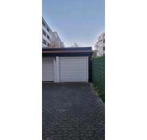 Einzelgarage mit elektrischen Sektionaltor - Nürnberg Herrnhütte