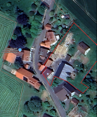 Foto - Zwei freistehende Wohnimmobilien auf einem großzügigen Grundstück