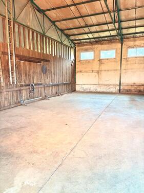 Foto - Hallenstellplätze für WohnmobilWohnwagen