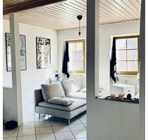 Helle 2,5 Zimmer-Wohnung mit Einbauküche und Innenhof - Hackenheim