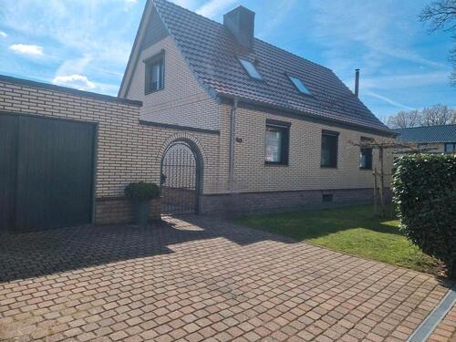 Foto - Modernisiertes Einfamilienhaus - 400.000,00&nbsp;EUR Kaufpreis, ca.&nbsp; 122,00&nbsp;m&sup2;