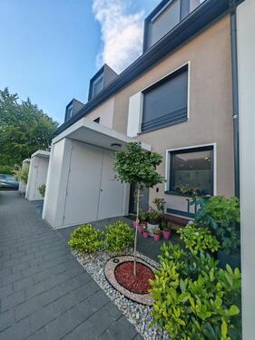 Foto - Modernes Reihenhaus 145m² mit Wintergarten Photovoltaik Smarthome