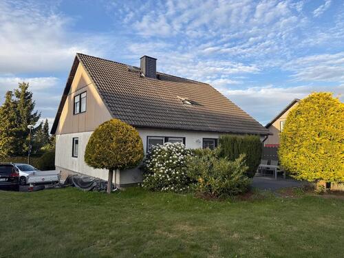 Foto - Einfamilienhaus mit Einliegerwohnung