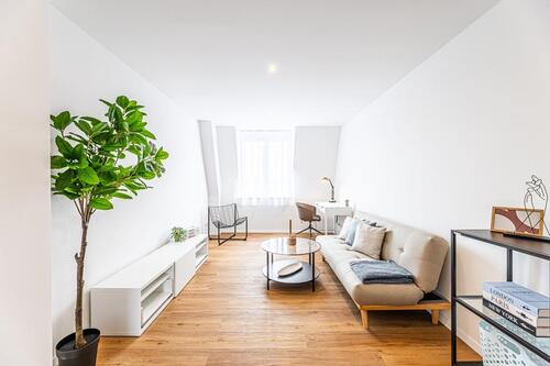 Foto - Frisch sanierte und vollständig möblierte 2-Zimmer-Wohnung in toller Lage