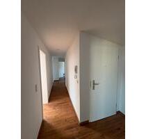 Charmante 4-Zimmer Dachgeschosswohnung mit Balkon - Schwerin Charmante 4-Zimmer Dachgeschosswohnung mit Balkon - Schwerin