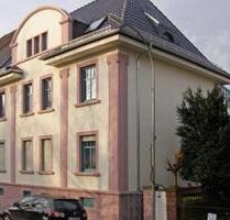 Charmante Altbauwohnung mit 3ZKB und 2 Balkonen in ruhiger Lage - Frankfurt am Main Ost