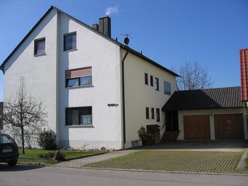 Foto - Ruhige 86 qm 2,5 Zimmer Dachgeschosswohnung 2 Stock Wohnung Miete