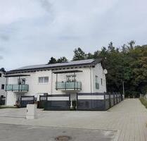 2- Zimmer Erdgeschoss Wohnung, mit EBK und 1 oder 2 Stellplatz - Vilshofen an der Donau