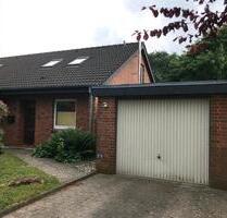 Doppelhaushälfte mit Garage - 850,00&nbsp;EUR Kaltmiete, ca.&nbsp; 85,00&nbsp;m&sup2; in Bredstedt (PLZ: 25821)