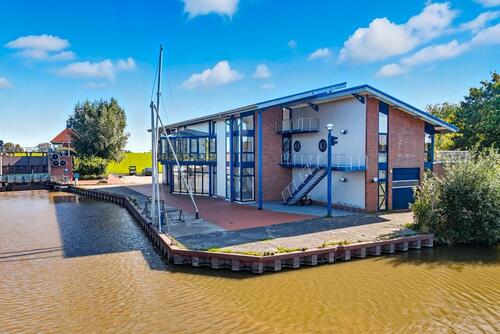 Foto - Gastronomiefläche am Yachthafen von Weener