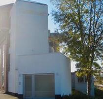 Büro- oder Wohn-Turm - 1.200,00&nbsp;EUR Kaltmiete, ca.&nbsp; 99,00&nbsp;m&sup2; in Volkmarsen (PLZ: 34471)