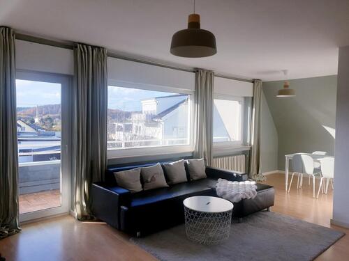 Foto - Sehr helle möblierte 1,5-Zimmerwohnung mit Loggia