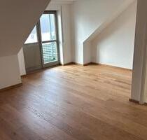 1,5 Zi Wohnung, 2. OG mit Balkon - Tegernheim