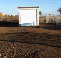 Hohe Garage mit abgeschlossenem Grundstück 250m² zu vermieten - Pegau