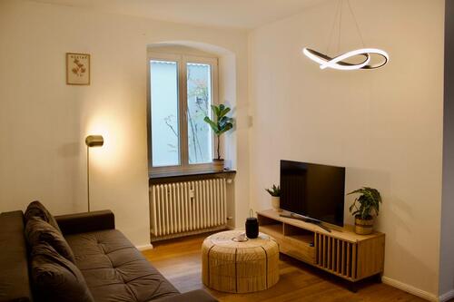 Foto - 90 Quadratmeter möblierte 4-Zimmer Altbauwohnung mit Terrasse
