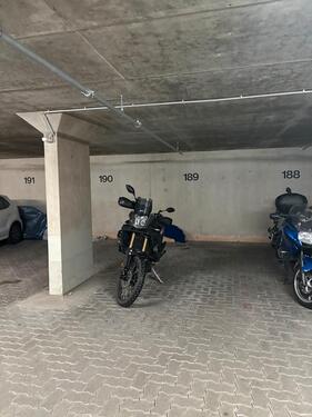 Foto - Motorradparkplatz in Bogenhausen Denning max. 5 Motorräder