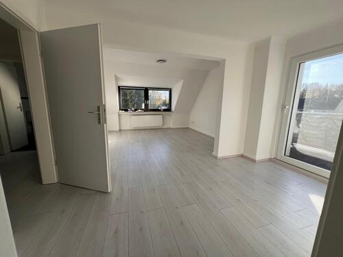 Foto - Wohnung Mietwohnung WG mit Balkon frisch Renoviert